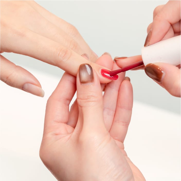 美しさを際立たせるネイルお仕上げ